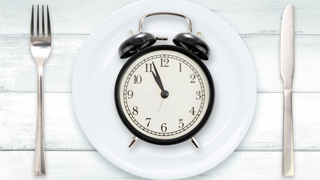 Tips for Combining Intermittent Fasting and Low-Carb Diets